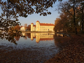 Schloß Rheinsberg in der Herbstsonne